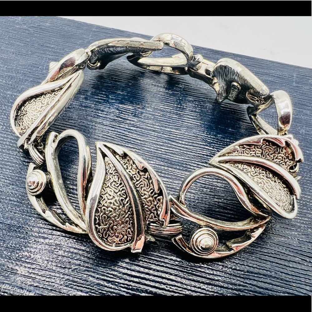 Vintage SARAH COVENTRY silver leafy link bracelet